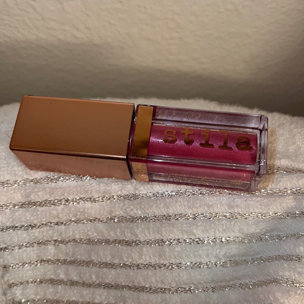 Stila “daring” liquid eye shadow